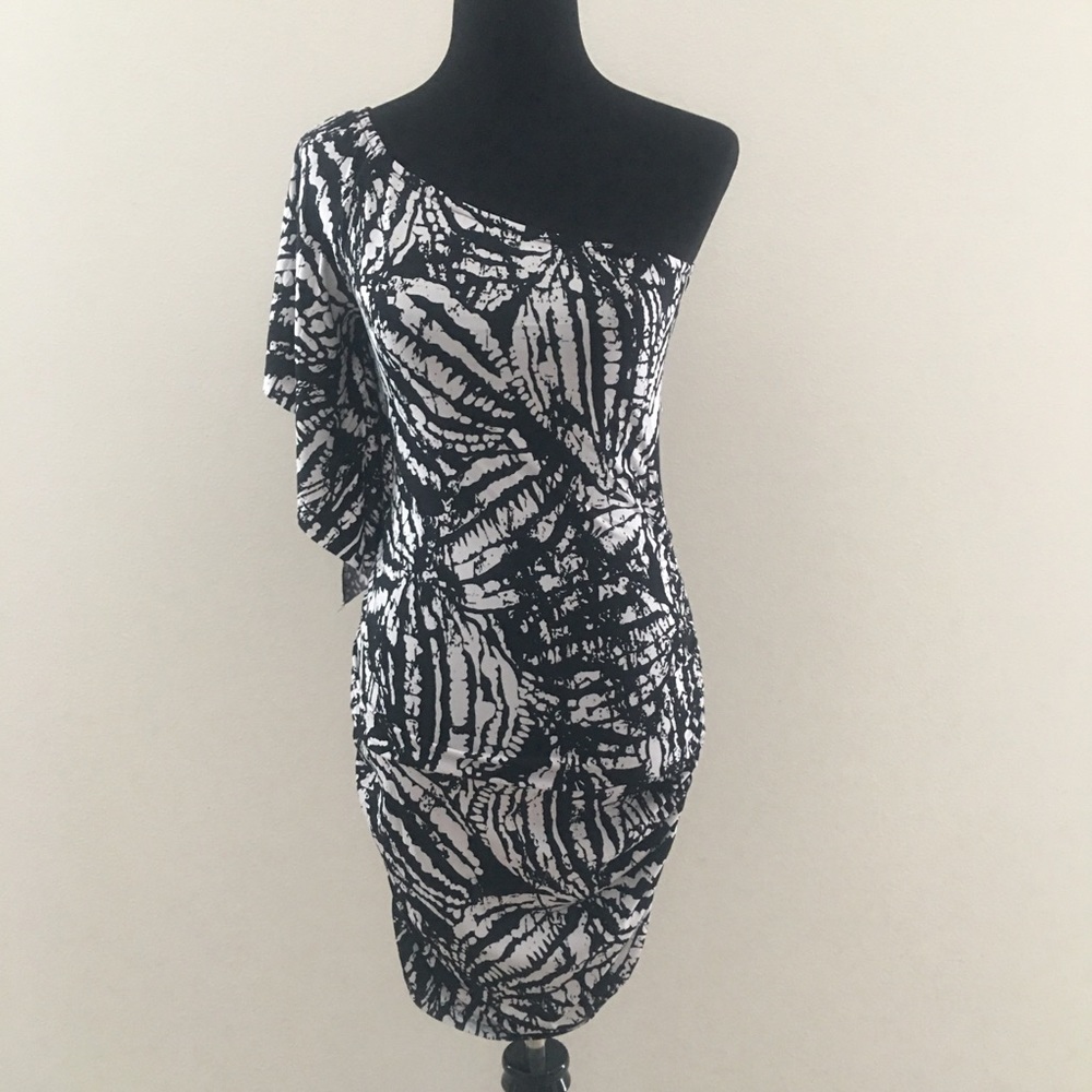 One Shoulder  Black/White Bodycon Dress | Small